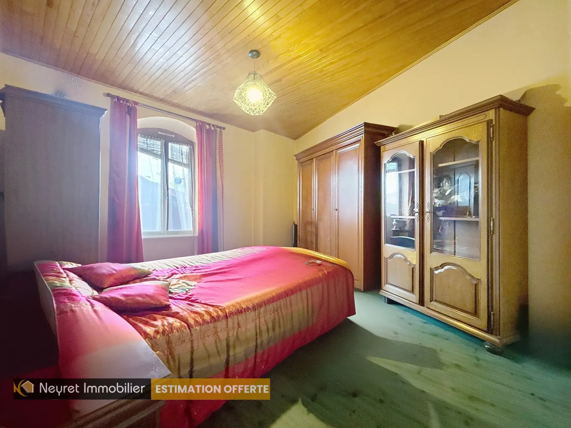 Appartement 2 pièces à Givors avec balcon et cave, à rénover 