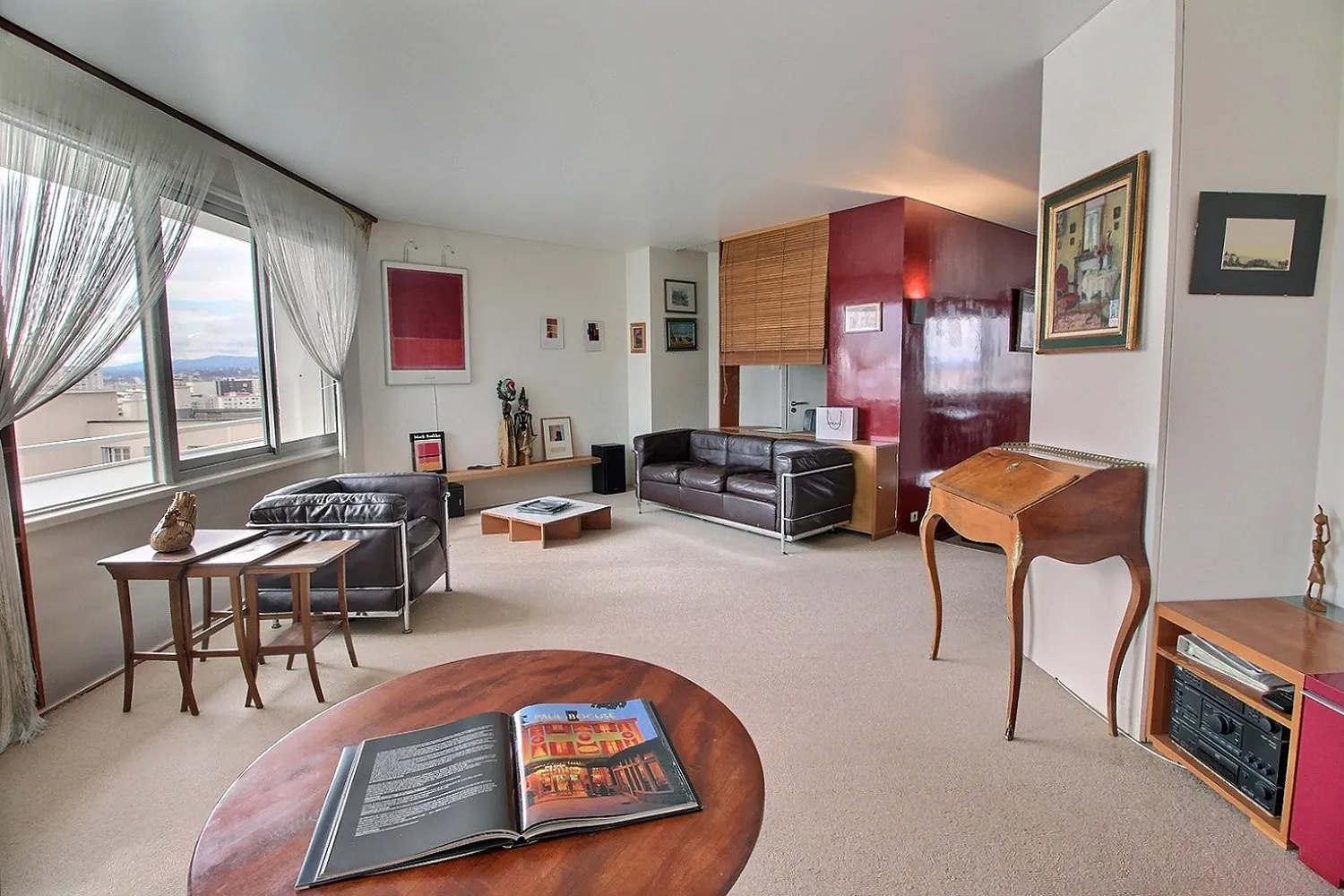 Appartement T3 avec Balcons et Vue Dégagée à Lyon 8 
