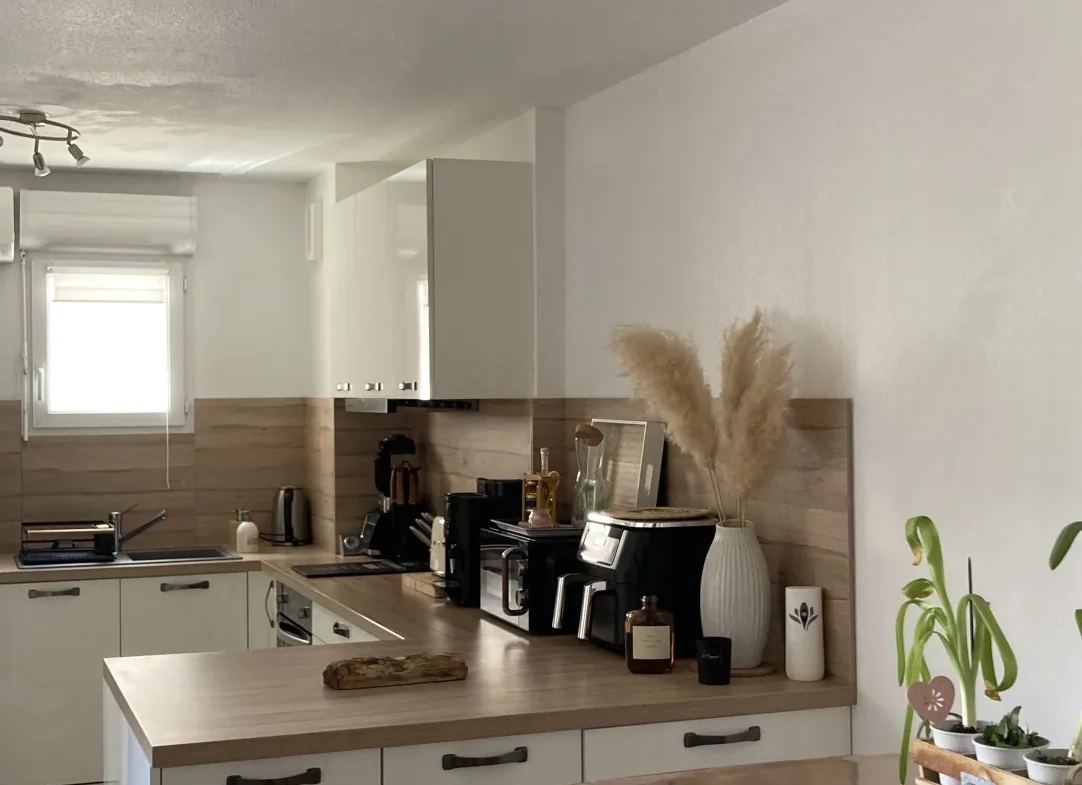À vendre appartement T3 avec terrasse en vente à Agde, proche mer et commodités 