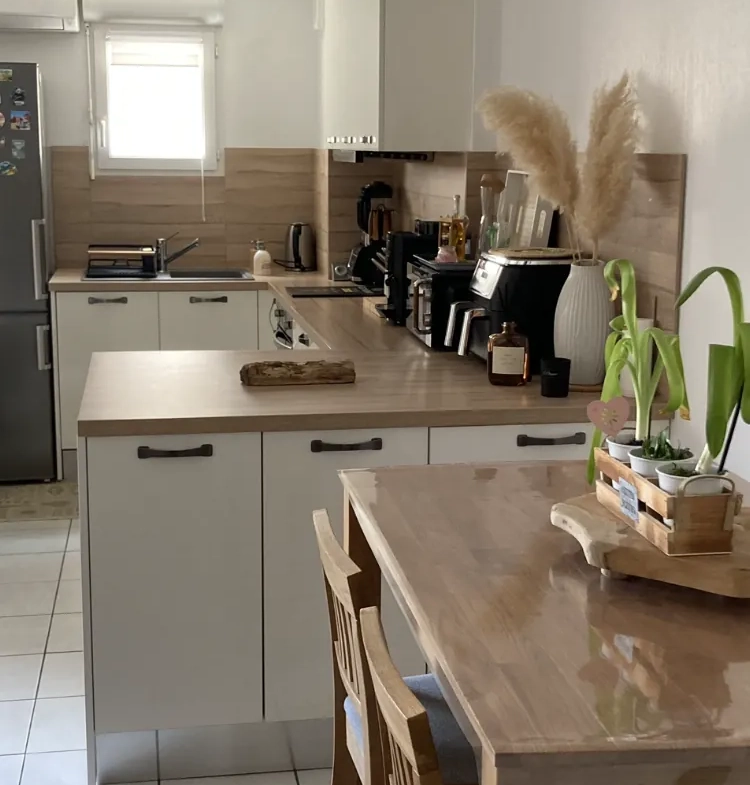 À vendre appartement T3 avec terrasse en vente à Agde, proche mer et commodités 