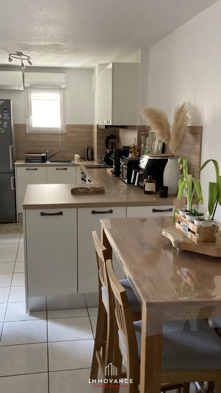 À vendre appartement T3 avec terrasse en vente à Agde, proche mer et commodités 