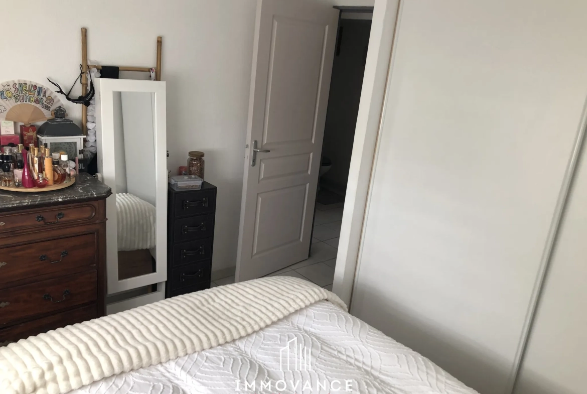 À vendre appartement T3 avec terrasse en vente à Agde, proche mer et commodités 