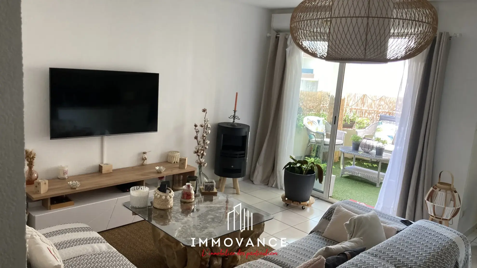 À vendre appartement T3 avec terrasse en vente à Agde, proche mer et commodités 