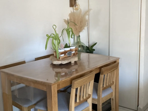 À vendre appartement T3 avec terrasse en vente à Agde, proche mer et commodités 