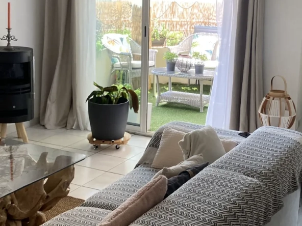 À vendre appartement T3 avec terrasse en vente à Agde, proche mer et commodités 