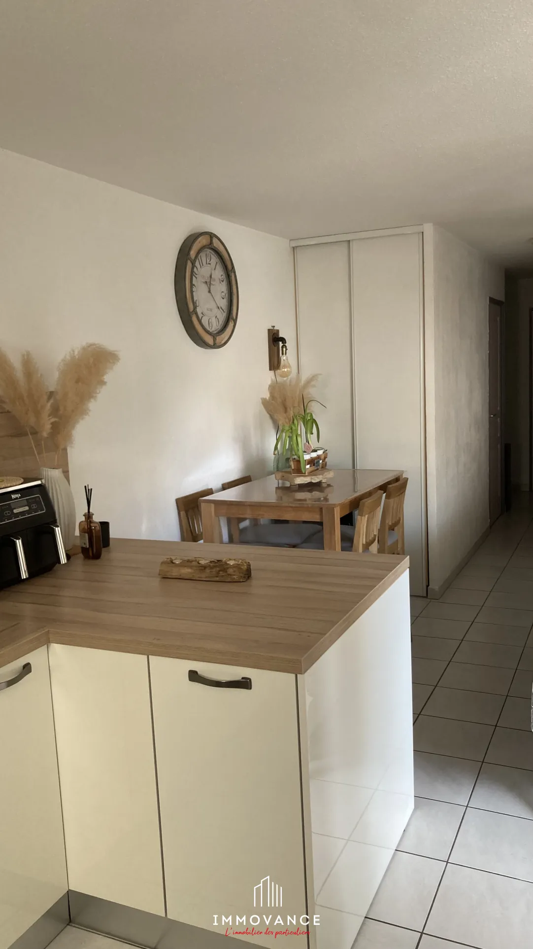 À vendre appartement T3 avec terrasse en vente à Agde, proche mer et commodités 
