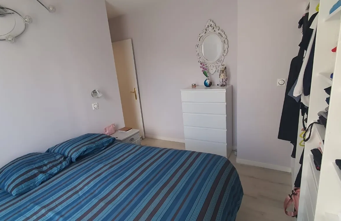 Appartement F5 avec terrasse et parking à Villepinte 