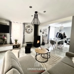 Maison de ville rénovée de 112 m² avec terrasse et garage à Saint-Affrique