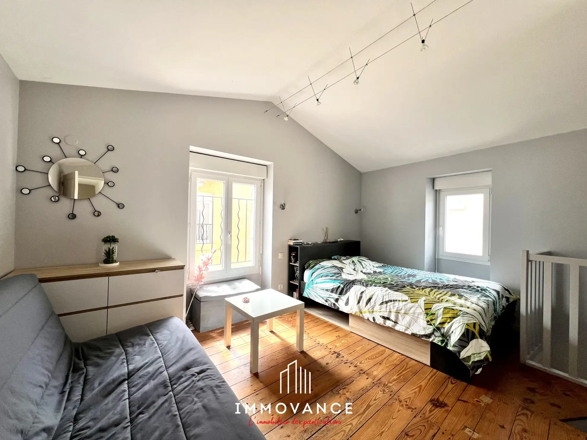 Maison de ville rénovée de 112 m² avec terrasse et garage à Saint-Affrique 