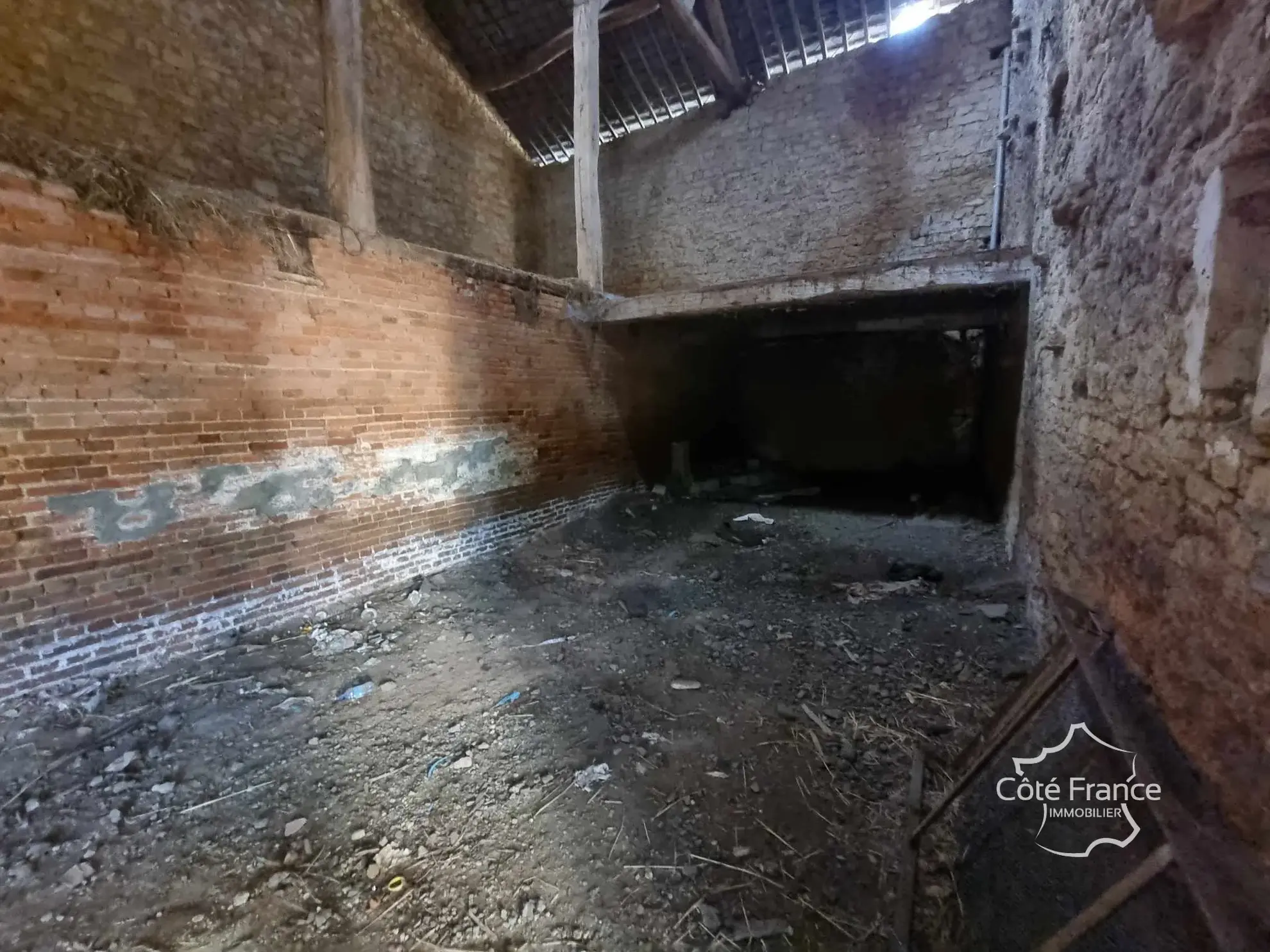 Maison ancienne à vendre dans les Ardennes avec potentiel de rénovation 