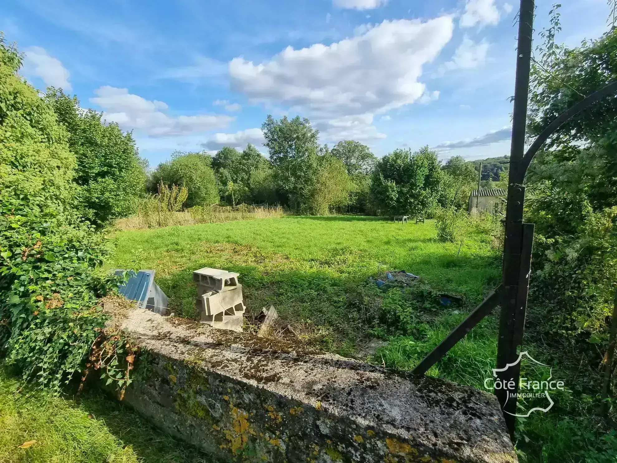 Maison ancienne à vendre dans les Ardennes avec potentiel de rénovation 