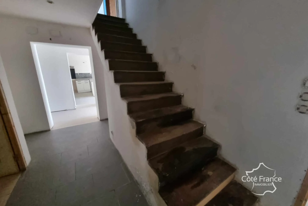 Maison ancienne à vendre dans les Ardennes avec potentiel de rénovation 
