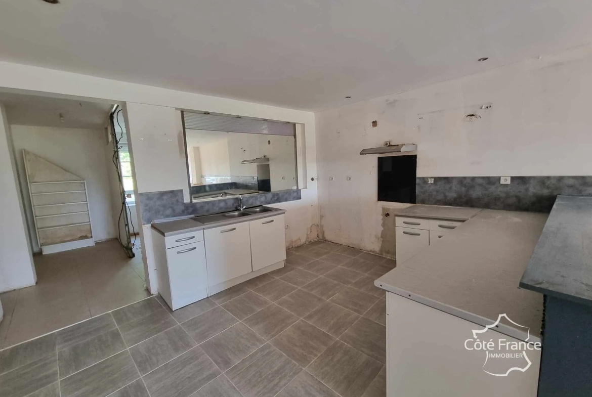 Maison ancienne à vendre dans les Ardennes avec potentiel de rénovation 