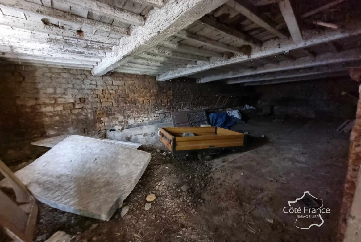 Maison ancienne à vendre dans les Ardennes avec potentiel de rénovation 