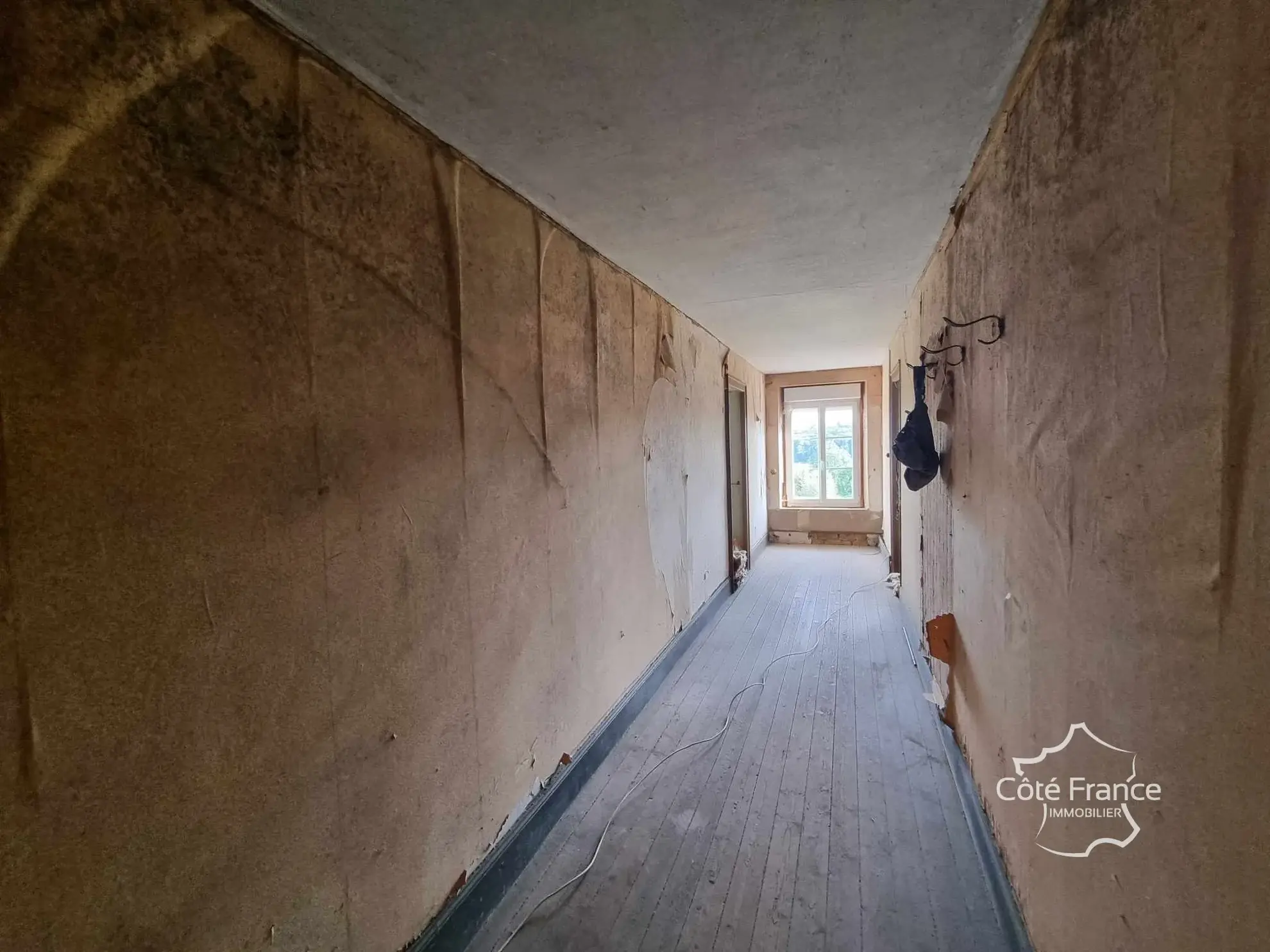 Maison ancienne à vendre dans les Ardennes avec potentiel de rénovation 