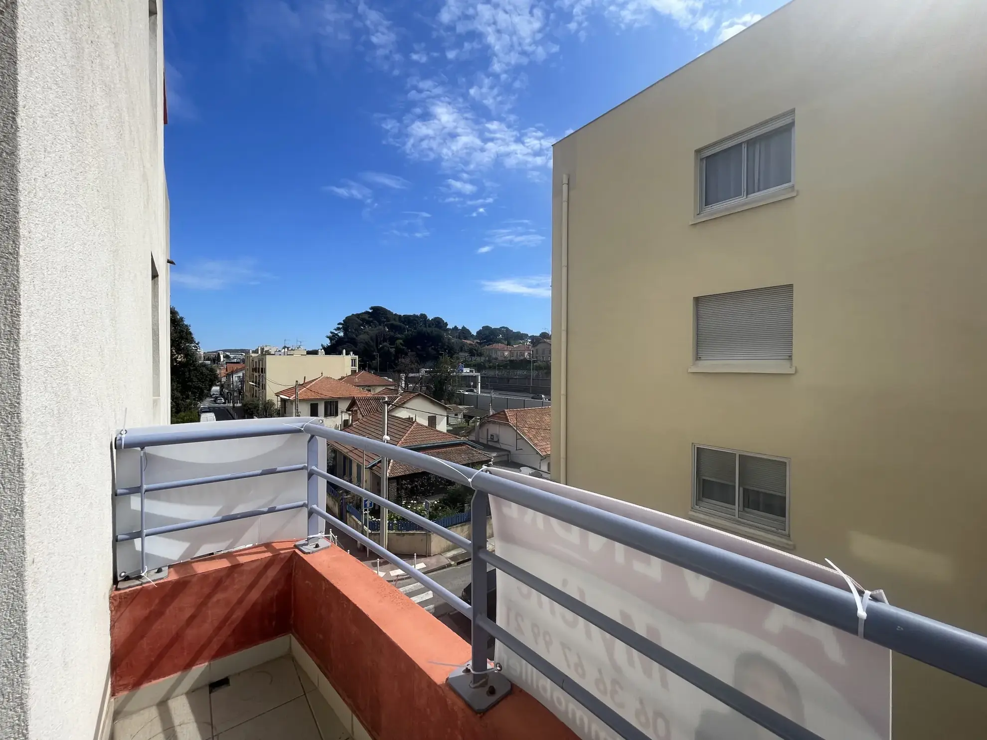 Studio de 25m² à Toulon avec parking, proche Clinique St Michel 