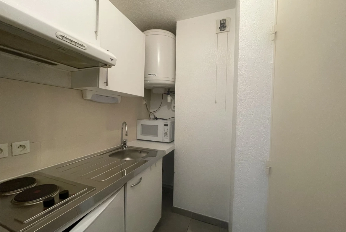 Studio de 25m² à Toulon avec parking, proche Clinique St Michel 