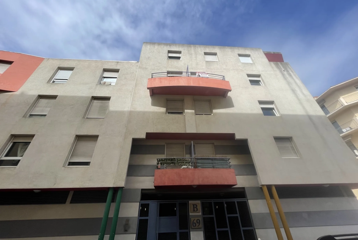 Studio de 25m² à Toulon avec parking, proche Clinique St Michel 
