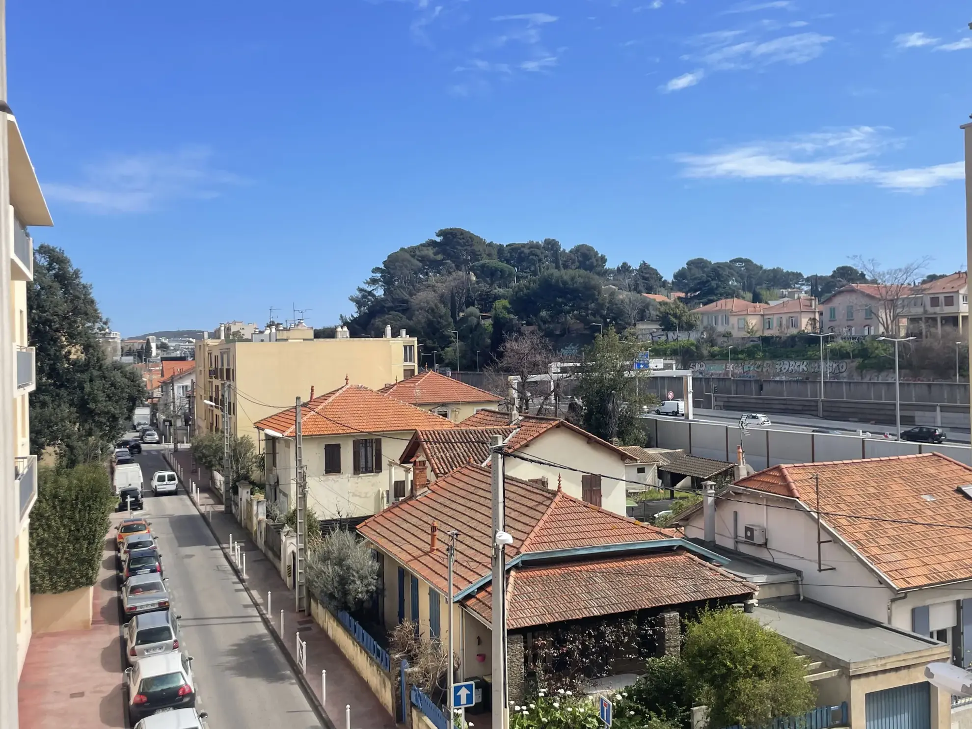 Studio de 25m² à Toulon avec parking, proche Clinique St Michel 