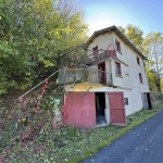 Maison à rénover avec terrasse et jardin à Murasson, idéale pour résidence secondaire
