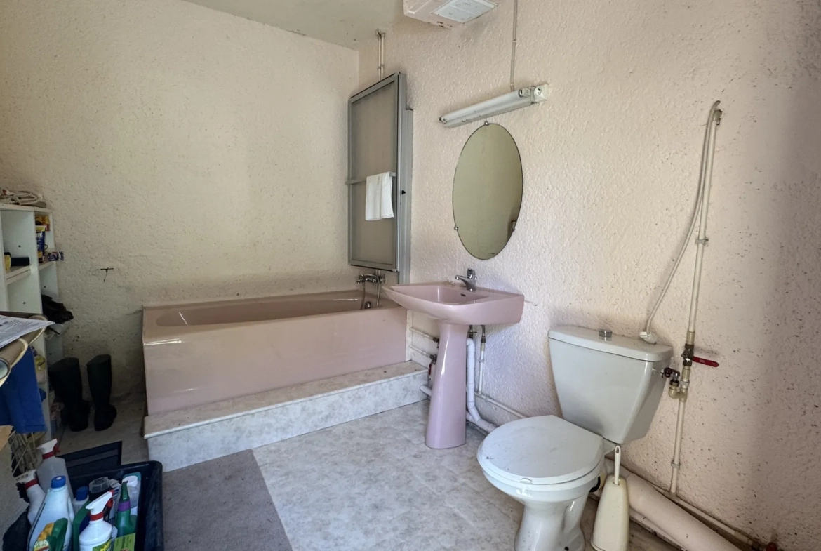 Maison avec dépendance à Guillon (89) - Résidence paisible et lumineuse 