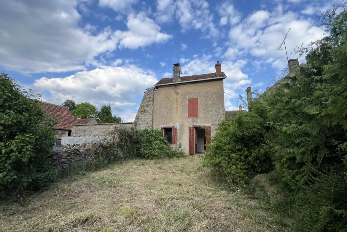 Maison avec dépendance à Guillon (89) - Résidence paisible et lumineuse 