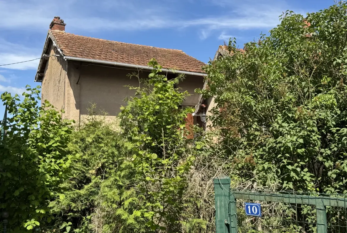 Maison avec dépendance à Guillon (89) - Résidence paisible et lumineuse 