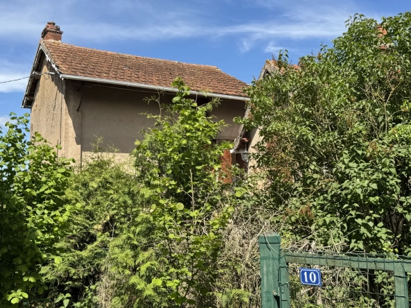Maison avec dépendance à Guillon (89) - Résidence paisible et lumineuse