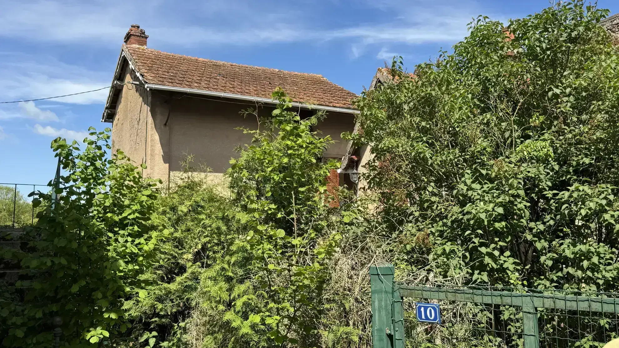 Maison avec dépendance à Guillon (89) - Résidence paisible et lumineuse 