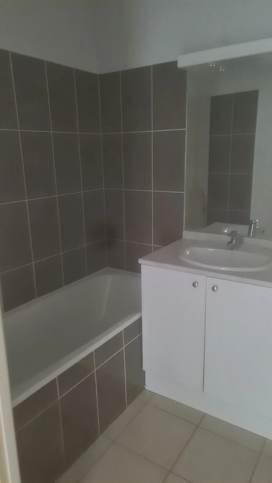Appartement 3 pièces avec parking à Narbonne - Résidence sécurisée 