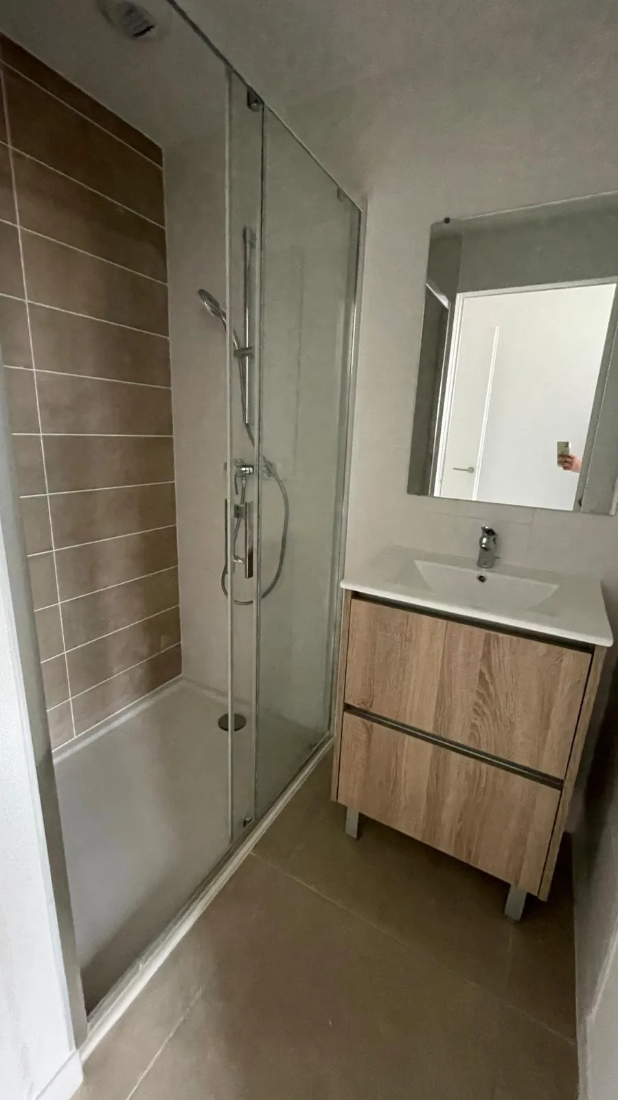 Appartement T4 à Elne - Dernier étage avec terrasse et prestations modernes 
