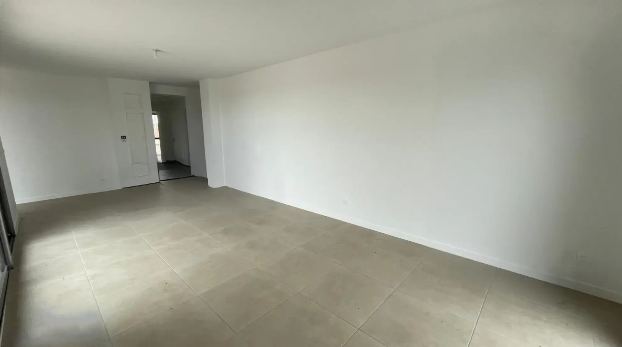 Appartement T4 à Elne - Dernier étage avec terrasse et prestations modernes 