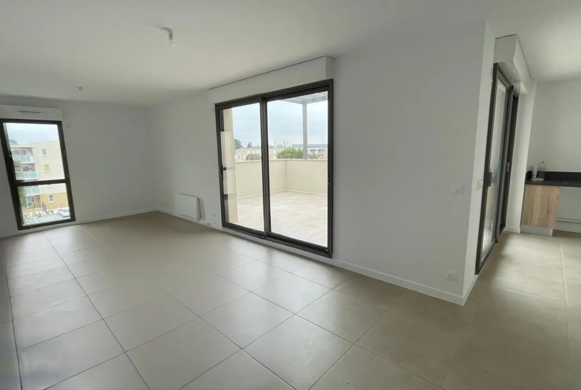 Appartement T4 à Elne - Dernier étage avec terrasse et prestations modernes 