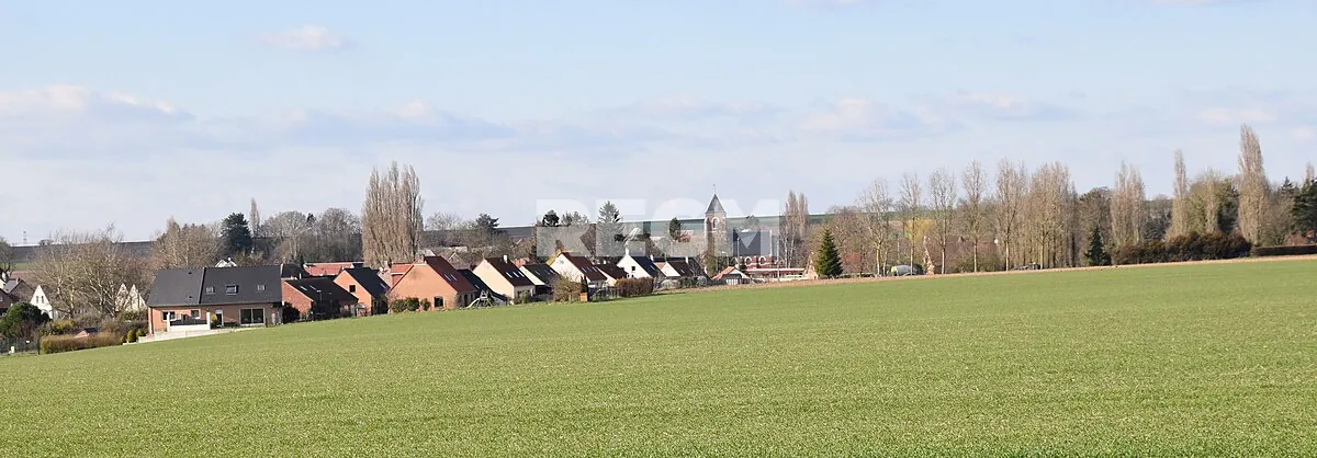 Magnifique terrain constructible de 5000 m² à Arras, environnement bucolique 