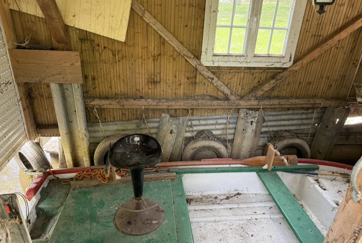 Maison individuelle de 144 m² avec dépendances en bord de rivière à Bossay-sur-Claise 