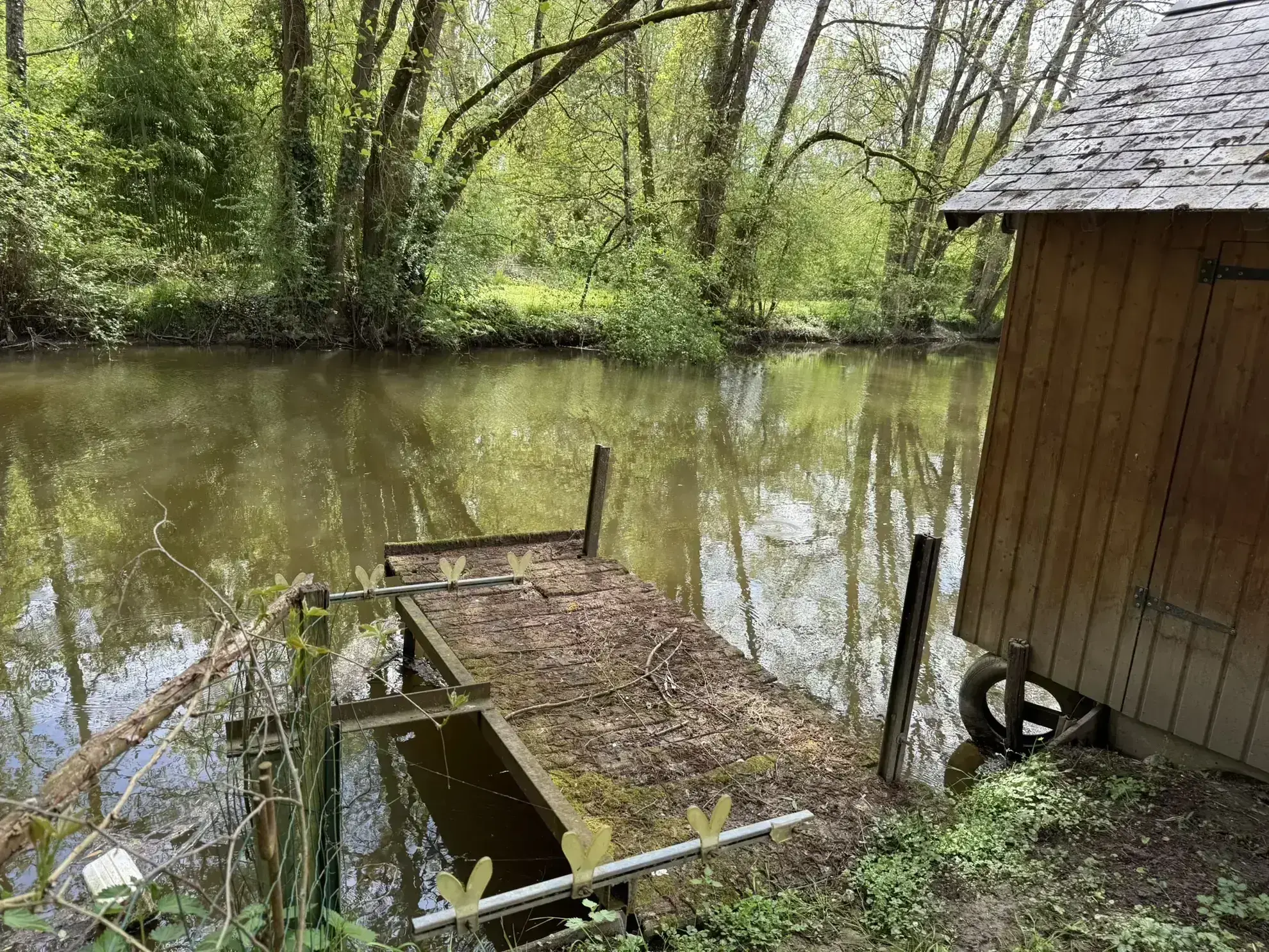 Maison individuelle de 144 m² avec dépendances en bord de rivière à Bossay-sur-Claise 