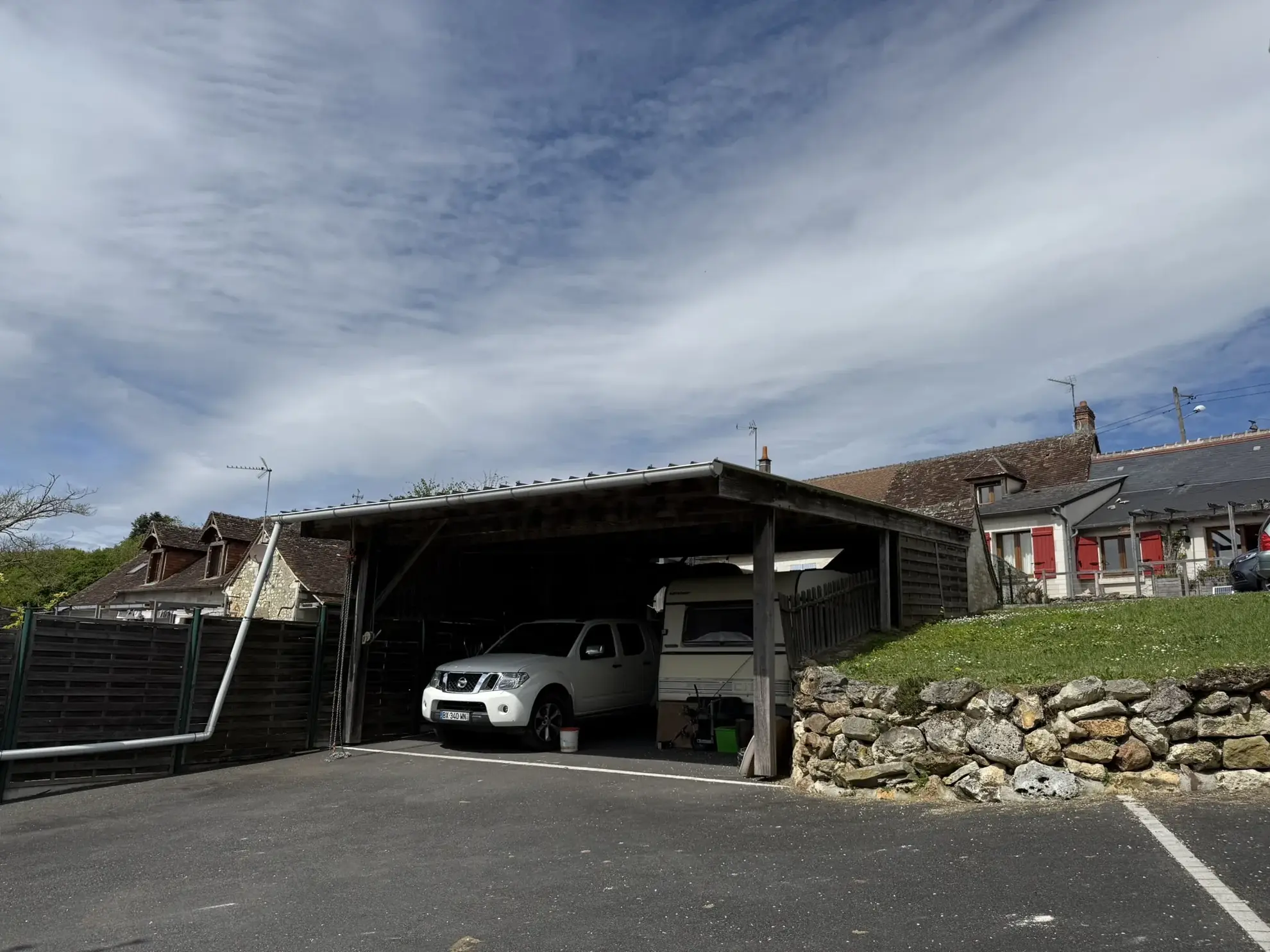 Maison individuelle de 144 m² avec dépendances en bord de rivière à Bossay-sur-Claise 