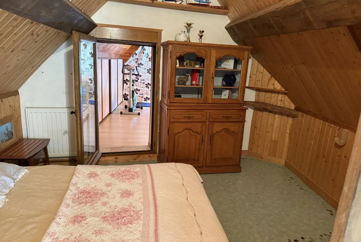 Maison individuelle de 144 m² avec dépendances en bord de rivière à Bossay-sur-Claise 