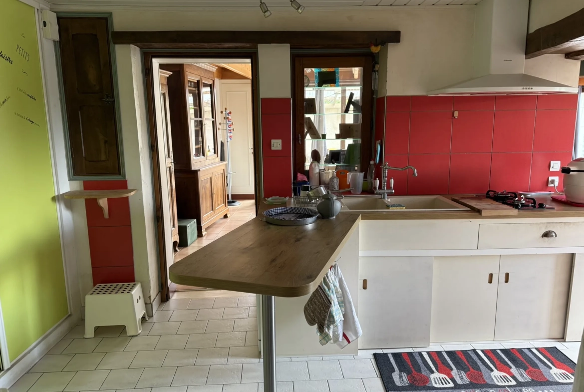 Maison individuelle de 144 m² avec dépendances en bord de rivière à Bossay-sur-Claise 