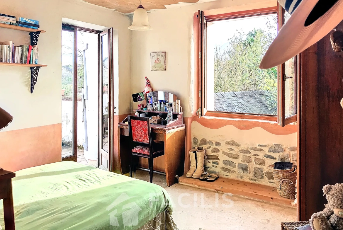 Maison de charme avec terrasse et vue sur les Pyrénées à Oloron-Sainte-Marie 
