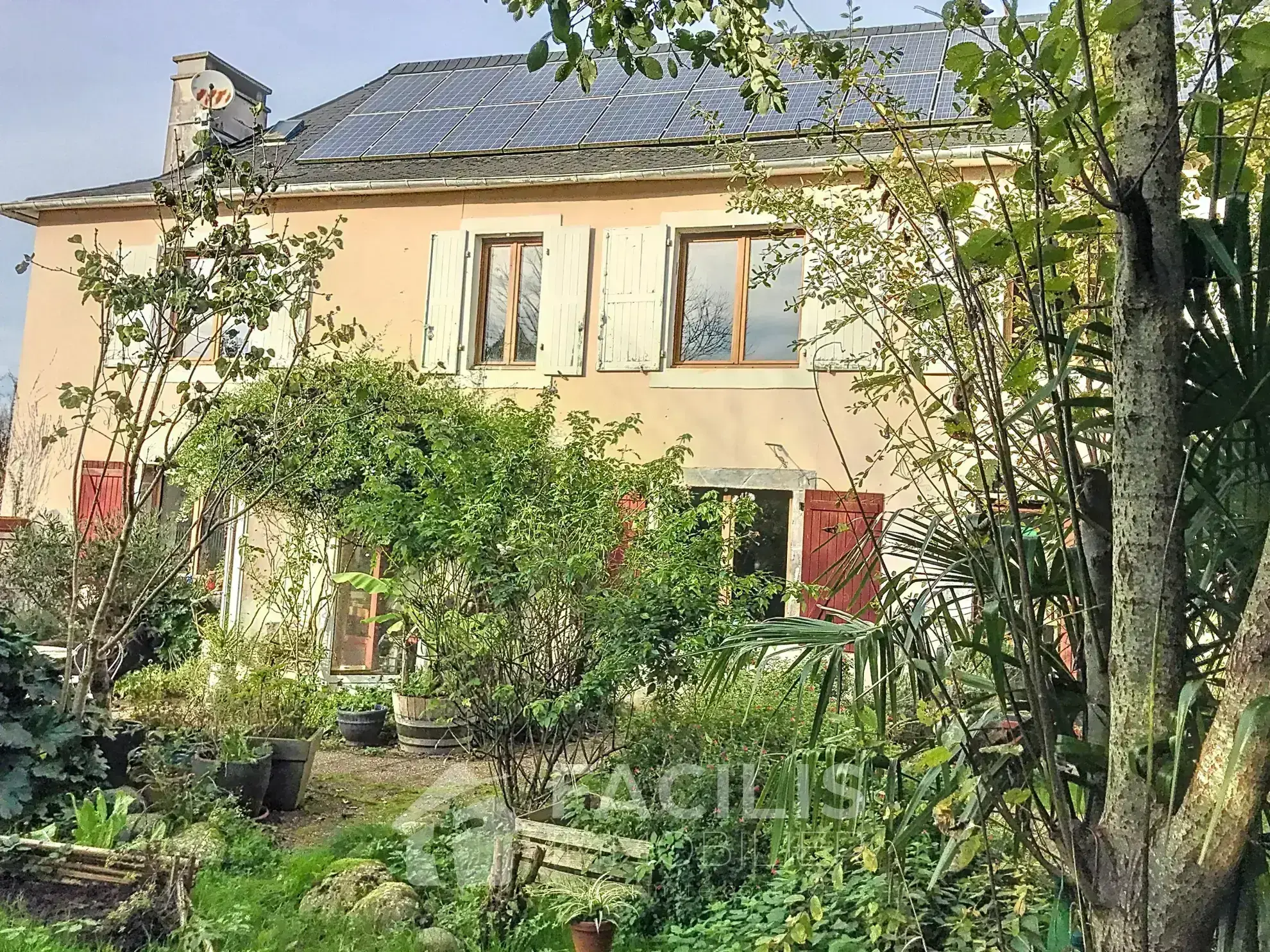 Maison de charme avec terrasse et vue sur les Pyrénées à Oloron-Sainte-Marie 