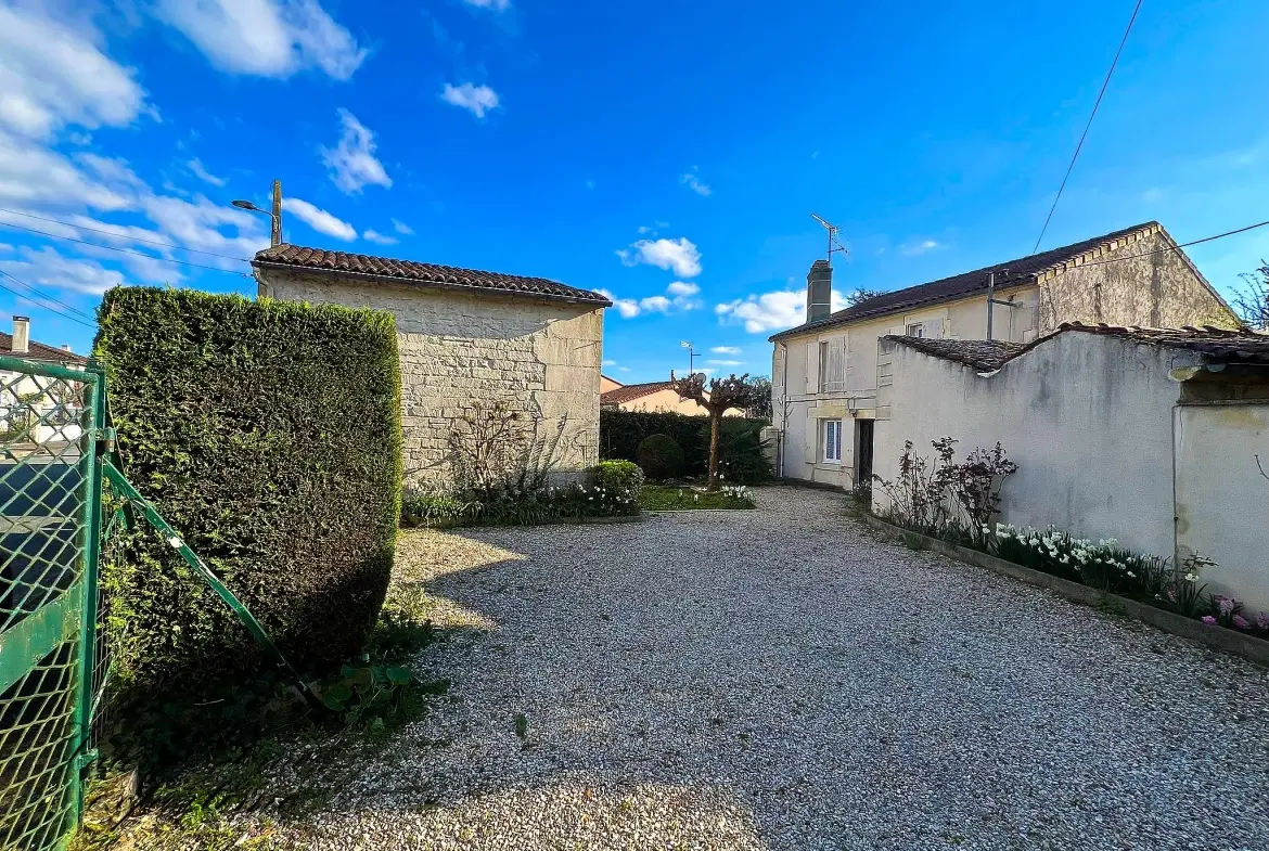 Maison avec jardin, garage et 3 chambres à Cognac - Quartier Saint Martin 