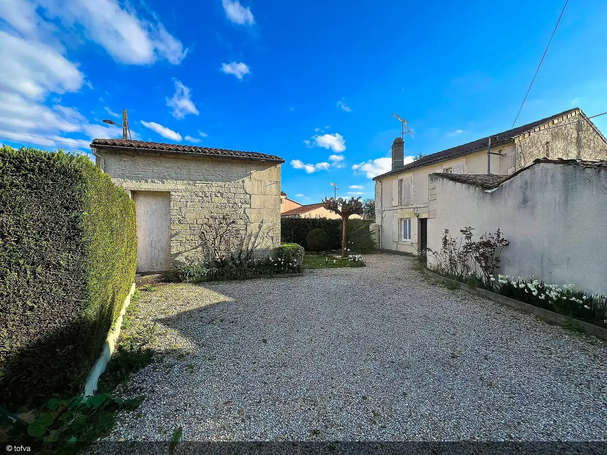 Maison avec jardin, garage et 3 chambres à Cognac - Quartier Saint Martin 