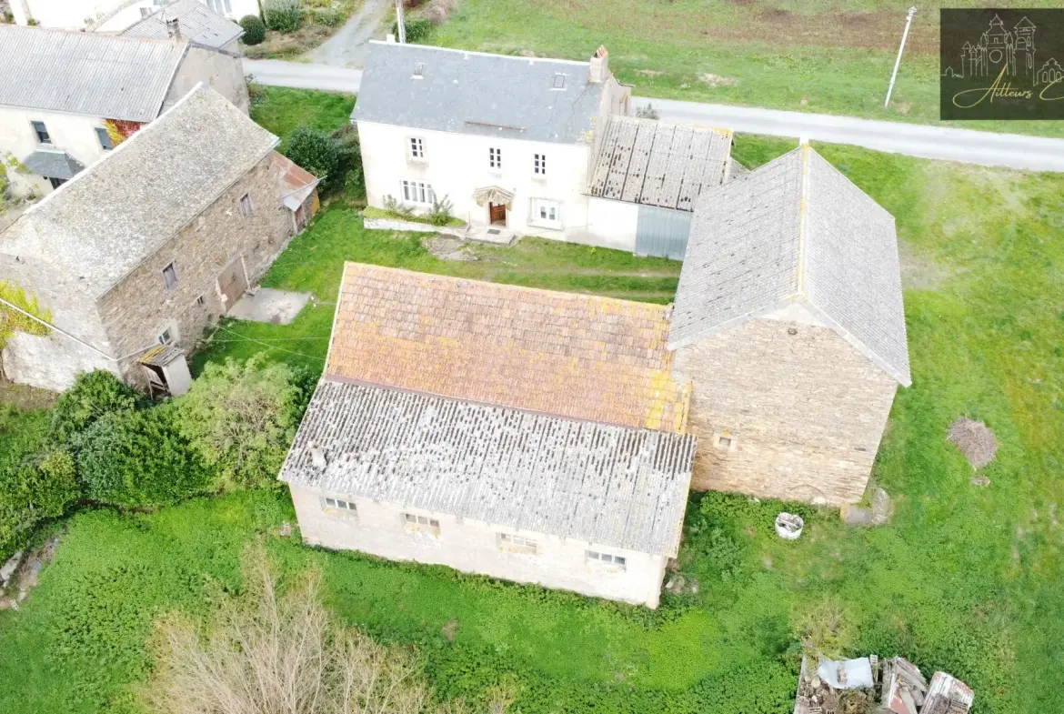 Belle ferme à Réquista avec dépendances, 3 chambres et grand terrain de 2500 m² 