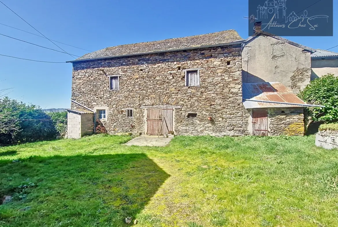 Belle ferme à Réquista avec dépendances, 3 chambres et grand terrain de 2500 m² 