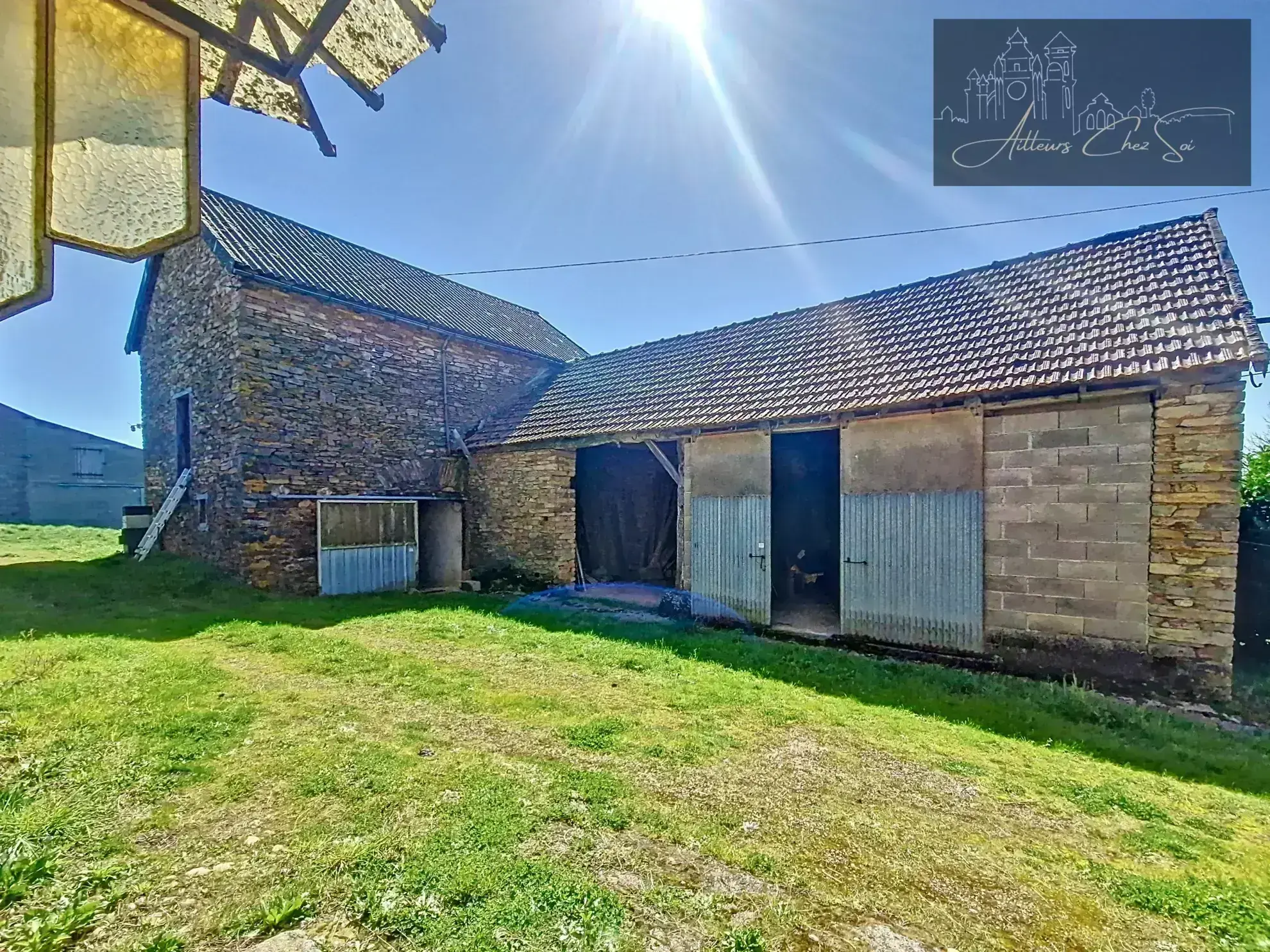 Belle ferme à Réquista avec dépendances, 3 chambres et grand terrain de 2500 m² 