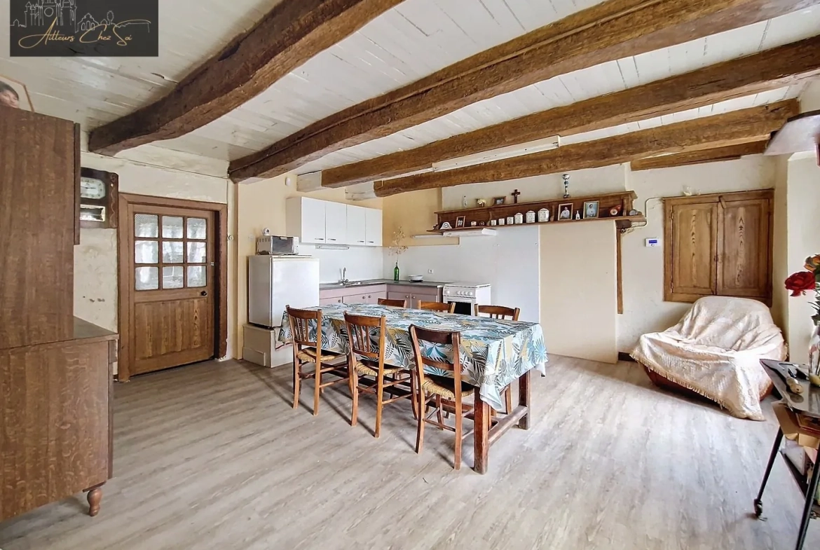 Belle ferme à Réquista avec dépendances, 3 chambres et grand terrain de 2500 m² 