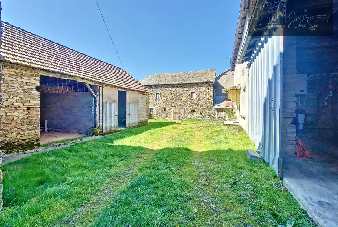 Belle ferme à Réquista avec dépendances, 3 chambres et grand terrain de 2500 m² 