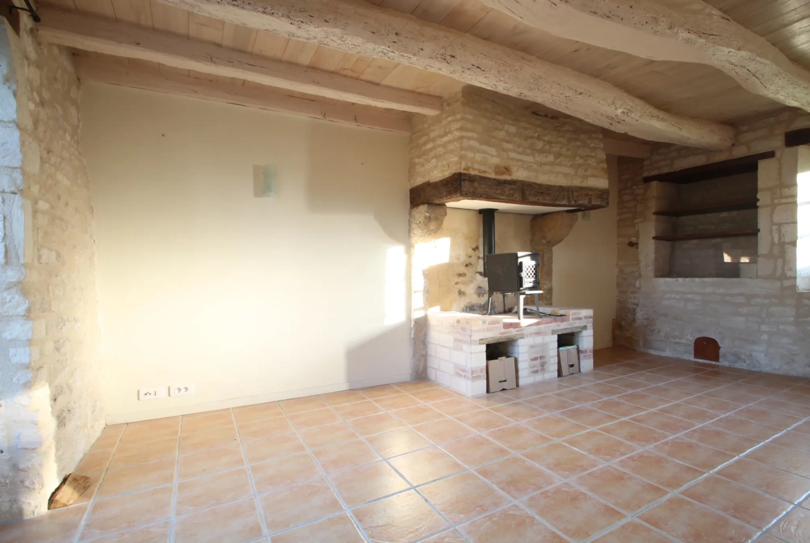 Agréable maison en pierre de 60 m² avec terrasse et jardin à Barbezière 