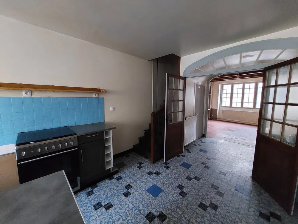 Maison à rénover de 90 m² au cœur de Bouloire, proche commerces 